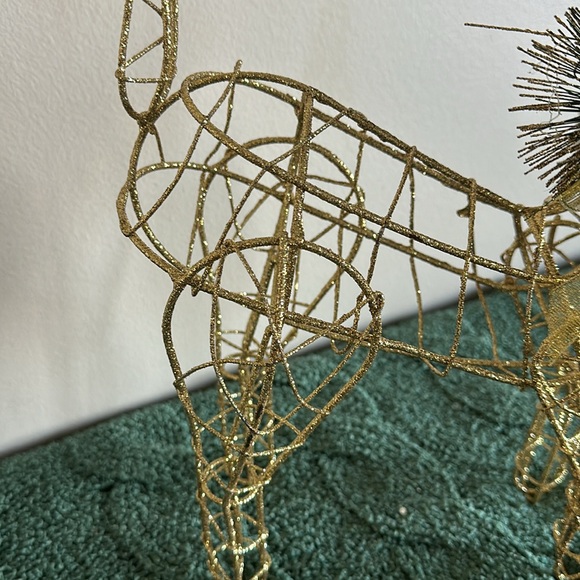 Beautiful 34th & Pine Gold Glitter Reindeer Shimmer NEW - Picture 6 of 11